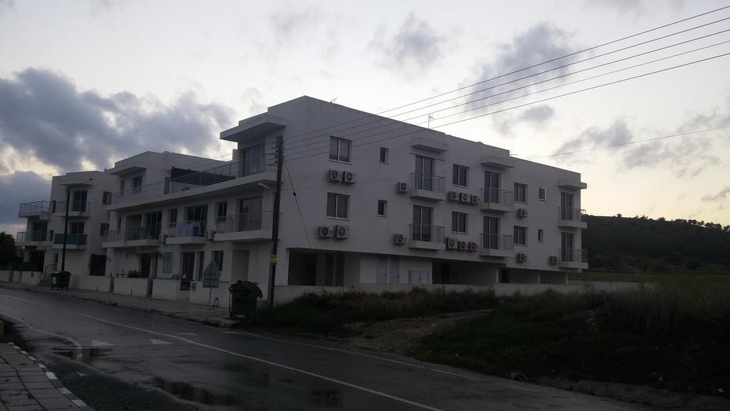 Palms Resort Apartments Alethriko Eksteriør bilde