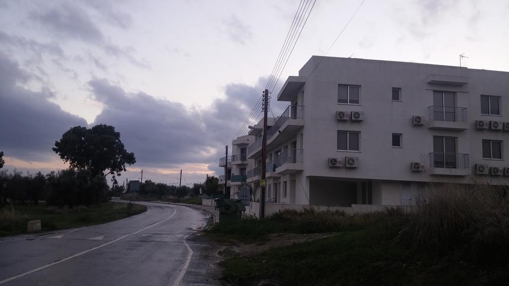 Palms Resort Apartments Alethriko Eksteriør bilde