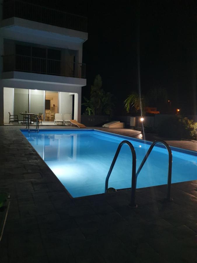 Palms Resort Apartments Alethriko Eksteriør bilde